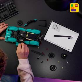 Stavebnica LEGO® Technic 42208 Aston Martin Valkyrie 

 obrázok produktu 4 z 9