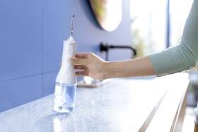 Ústna sprcha Philips HX3826/31 biela

 obrázok produktu 7 z 11