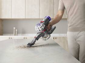 Tyčový vysávač Dyson V8 Absolute 2023 strieborný

 obrázok produktu 2 z 6