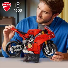 Stavebnica LEGO® Technic 42202 Motorka Ducati Panigale V4 S 

 obrázok produktu 6 z 9