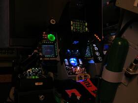 Navigačný panel Thrustmaster MFD Cougar Pack - replika US Air Force F-16 MFD 

 obrázok produktu 6 z 8