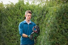 Nožnice na živý plot Bosch UniversalHedgeCut 18-50 (s batériou) 

 obrázok produktu 3 z 4
