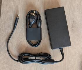Sieťový adaptér Dell 180W AC čierny

 obrázok produktu 2 z 2