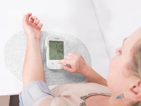 Tlakomer na pažu iHealth START BPA IH-BPST2 biely

 obrázok produktu 2 z 3