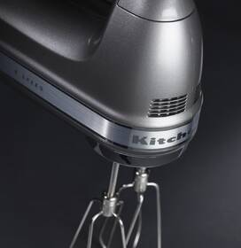 Ručný šľahač KitchenAid 5KHM9212ECU strieborný

 obrázok produktu 9 z 9