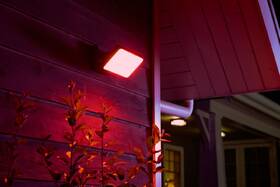 Nástenné svietidlo Philips Discover White and Color Ambiance čierne

 obrázok produktu 7 z 7