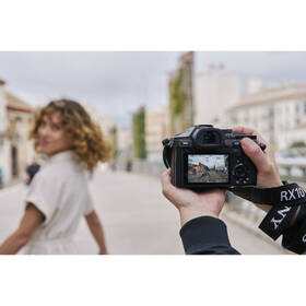 Digitálny fotoaparát Sony RX10 V čierny

 obrázok produktu 23 z 23
