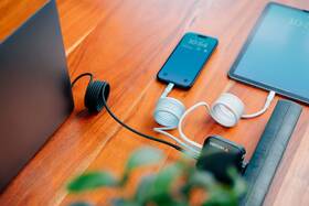Kábel Verbatim Sync & Charge USB-C/USB-C 60W 1,2m sivý

 obrázok produktu 2 z 4