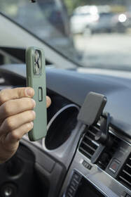 Držiak na mobil Peak Design Car Mount Vent Charging čierny

 obrázok produktu 3 z 8