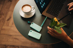 SSD externý Verbatim Pocket 1TB - Summer Edition USB-C 3.2 Gen 2  + 2x obal modrý

 obrázok produktu 4 z 5