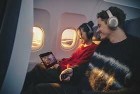 Slúchadlá JBL Tour One M3 Smart TX béžová

 obrázok produktu 2 z 4