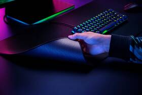 Podložka pod klávesnicu a myš Razer Strider - XXL, 94 × 41 cm čierna

 obrázok produktu 8 z 9