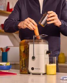 Odšťavovač RUSSELL HOBBS Juice Luxe Stone 28770-56 béžový

 obrázok produktu 16 z 21