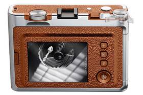 Instantný fotoaparát Fujifilm Instax mini EVO hnedý

 obrázok produktu 6 z 9
