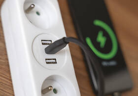 Kábel predlžovací EMOS 2x zásuvka, 2×USB-A + 1×USB-C, 2m biely

 obrázok produktu 5 z 8