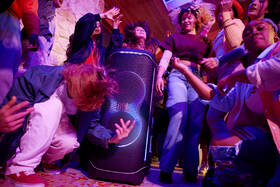 Párty reproduktor JBL PARTYBOX ULTIMATE čierny

 obrázok produktu 12 z 13