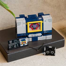 Stavebnica LEGO® Icons 10358 Transformers: Soundwave 

 obrázok produktu 5 z 9