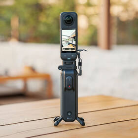 Držiak Insta360 FOMO Power Handle čierny

 obrázok produktu 3 z 4