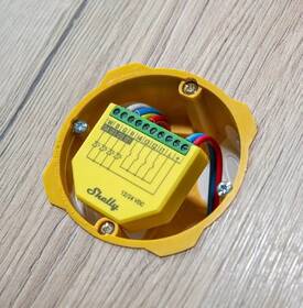 Modul Shelly Plus RGBW, stmievač pre LED pásky, WiFi žltý

 obrázok produktu 2 z 4