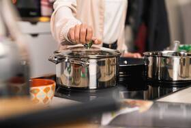 Hrniec s pokrievkou Tefal B9214474, 20 cm nerez

 obrázok produktu 3 z 13