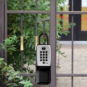 Bezpečnostná schránka Master Lock 5422EURD 

 obrázok produktu 2 z 4