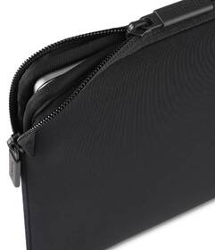 Puzdro na notebook Pipetto Classic Fit Sleeve Black - MacBook Neo 13 čierne

 obrázok produktu 2 z 14