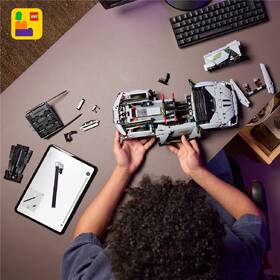 Stavebnica LEGO® Technic 42214 Lamborghini Revuelto 

 obrázok produktu 5 z 8