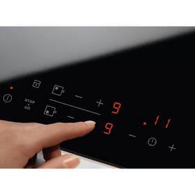 Sklokeramická varná doska Electrolux EHF6342XOK čierna/nerez

 obrázok produktu 4 z 7