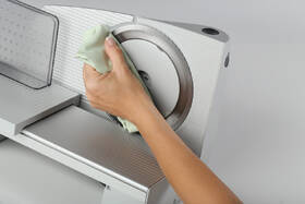 Krájač Gorenje R607A sivý

 obrázok produktu 7 z 7