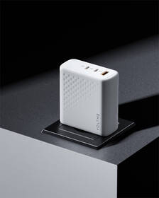 Nabíjačka do siete Voltme Revo 140 2xUSB-C, 1xUSB-A 140W biela

 obrázok produktu 3 z 3