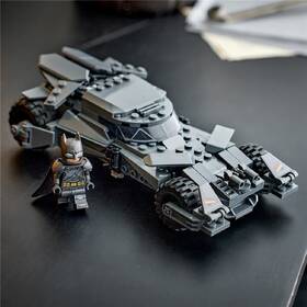 Stavebnica LEGO® DC Batman™ 76331 Batman vs. Superman™ Batmobil 

 obrázok produktu 5 z 7