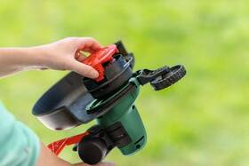 Kosačka strunová Bosch UniversalGrassCut 18V-260 (s batériou) 

 obrázok produktu 2 z 6