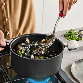 Kastról s pokrievkou Tefal G3307053, 24 cm čierny

 obrázok produktu 4 z 8