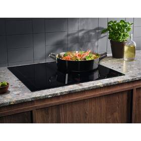 Indukčná varná doska Electrolux EIS62453 čierna

 obrázok produktu 8 z 9