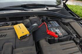 Nabíjačka/Štartovací box POWERPLUS POWX4251 

 obrázok produktu 8 z 13
