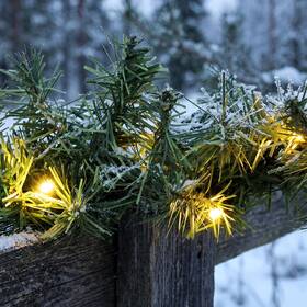 Vianočné osvetlenie Solight LED girlanda s jehličím, 48x LED, časovač, 3xAA, IP44, (3m) zelené

 obrázok produktu 6 z 8