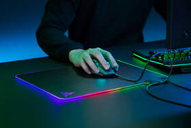 Podložka pod myš Razer Firefly V2, 35,5 x 25,5 cm čierna

 obrázok produktu 3 z 6