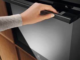 Rúra Electrolux Y6POC67WH čierna

 obrázok produktu 4 z 7