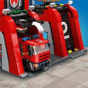 Stavebnica LEGO® City 60414 Hasičská stanice s hasičským vozem 

 obrázok produktu 3 z 9