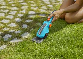 Nožnice na trávu Gardena 9887-20 (s batériou) 

 obrázok produktu 1 z 5