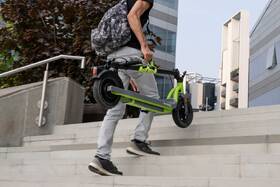Madlo pre e-kolobežky Urban Prime pro e-koloběžky oranžová

 obrázok produktu 8 z 8