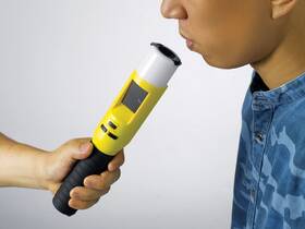Alkoholtestér V-NET iBlow 10 

 obrázok produktu 3 z 8