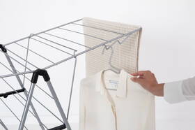 Sušiak na bielizeň Brabantia HangOn, 15 m, Metallic Grey strieborný

 obrázok produktu 23 z 25
