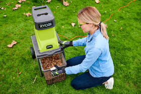 Drvič záhradného odpadu Ryobi RSH2545B 

 obrázok produktu 2 z 3
