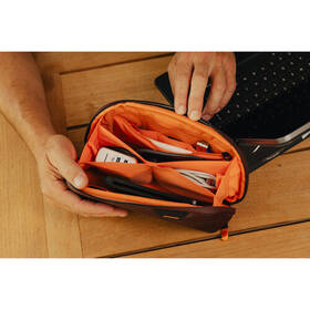 Puzdro Peak Design Tech Pouch Small 1L vínovej

 obrázok produktu 3 z 5