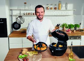 Fritéza teplovzdušná Tefal YV970815 čierna

 obrázok produktu 10 z 32