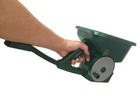 Rozmetadlo hnojív J.A.D. TOOLS 11895 

 obrázok produktu 4 z 4