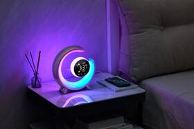Stolná lampa IMMAX PEACOCK s hodinami, RGB svetlo, 20W, 400lm zlatá

 obrázok produktu 8 z 9