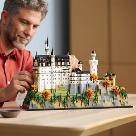 Stavebnica LEGO® Architecture 21063 Zámek Neuschwanstein 

 obrázok produktu 4 z 9