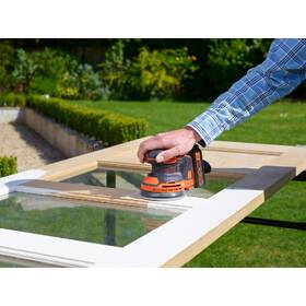Excentrická brúska Black-Decker BDCROS18-QW (s batériou) 

 obrázok produktu 1 z 3